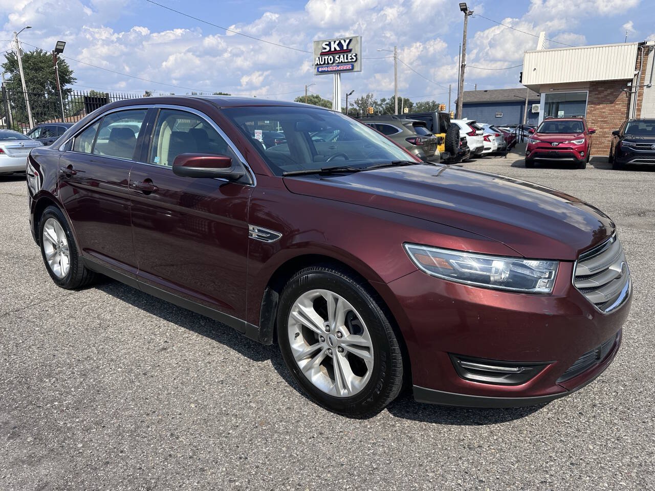 Used 2016 Ford Taurus SEL w/ Equipment Group 201A FWD image 1