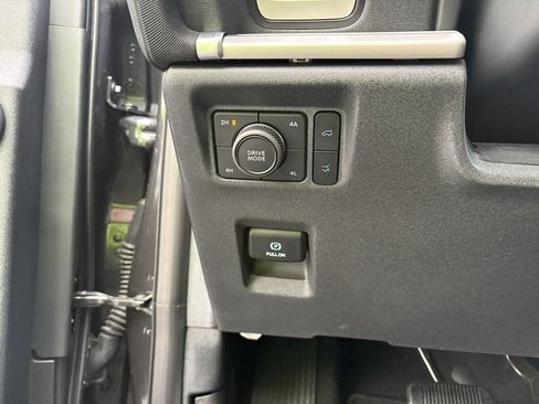 Certified 2025 Ford Expedition Active image 33