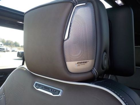 New 2026 GMC Yukon Denali Ultimate AWD/4WD image 18