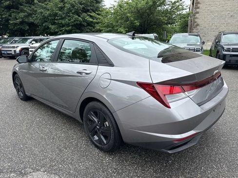 Used 2023 Hyundai Elantra SEL FWD image 17