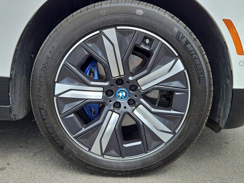 Used 2024 BMW iX xDrive50 w/ Sport Package image 8