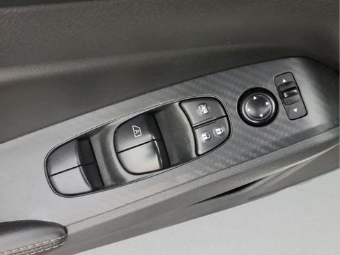 Used 2025 Nissan Altima 2.5 SV FWD image 19