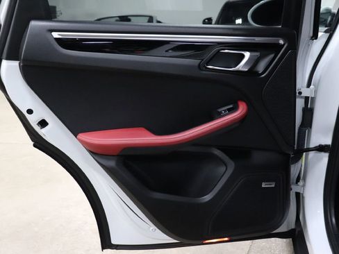 Used 2020 Porsche Macan image 13