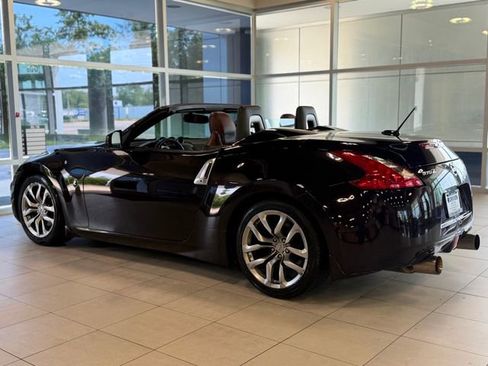 Used 2014 Nissan 370Z Touring RWD image 15