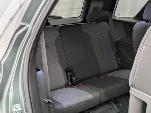 Used 2023 Chevrolet Traverse LT image 23