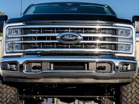 New 2026 Ford F250 Lariat w/ FX4 Off-Road Package image 10