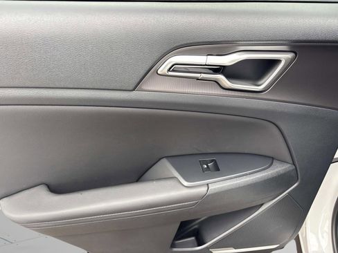 New 2026 Kia Sportage EX image 19