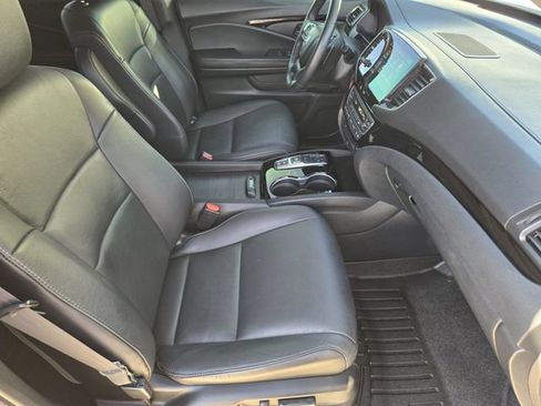 Used 2022 Honda Pilot Touring image 14