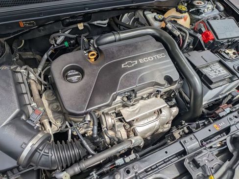 Used 2018 Chevrolet Malibu LT FWD image 29