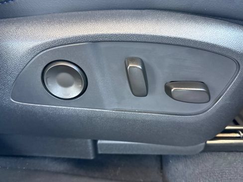Used 2025 Chevrolet Silverado EV RST AWD/4WD image 28