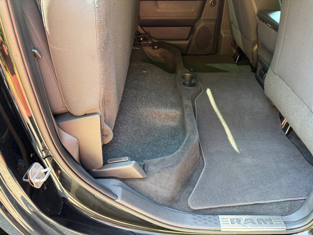 Used 2012 RAM 3500 ST w/ Chrome Appearance Group RWD image 17