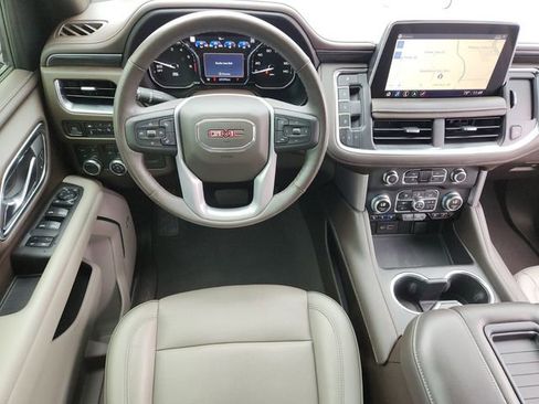 Used 2021 GMC Yukon SLT w/ SLT Premium Package image 14