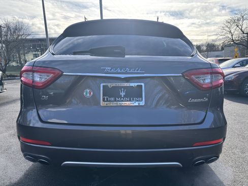 Used 2019 Maserati Levante GranLusso image 4