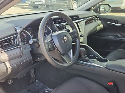 Used 2020 Toyota Camry LE image 14