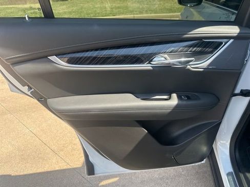 Certified 2024 Cadillac XT6 Premium Luxury FWD image 23
