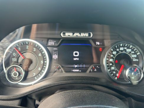 Used 2025 RAM 1500 Laramie image 28