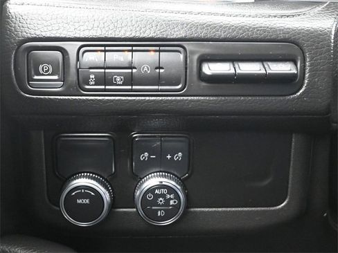 Used 2023 GMC Yukon Denali image 15