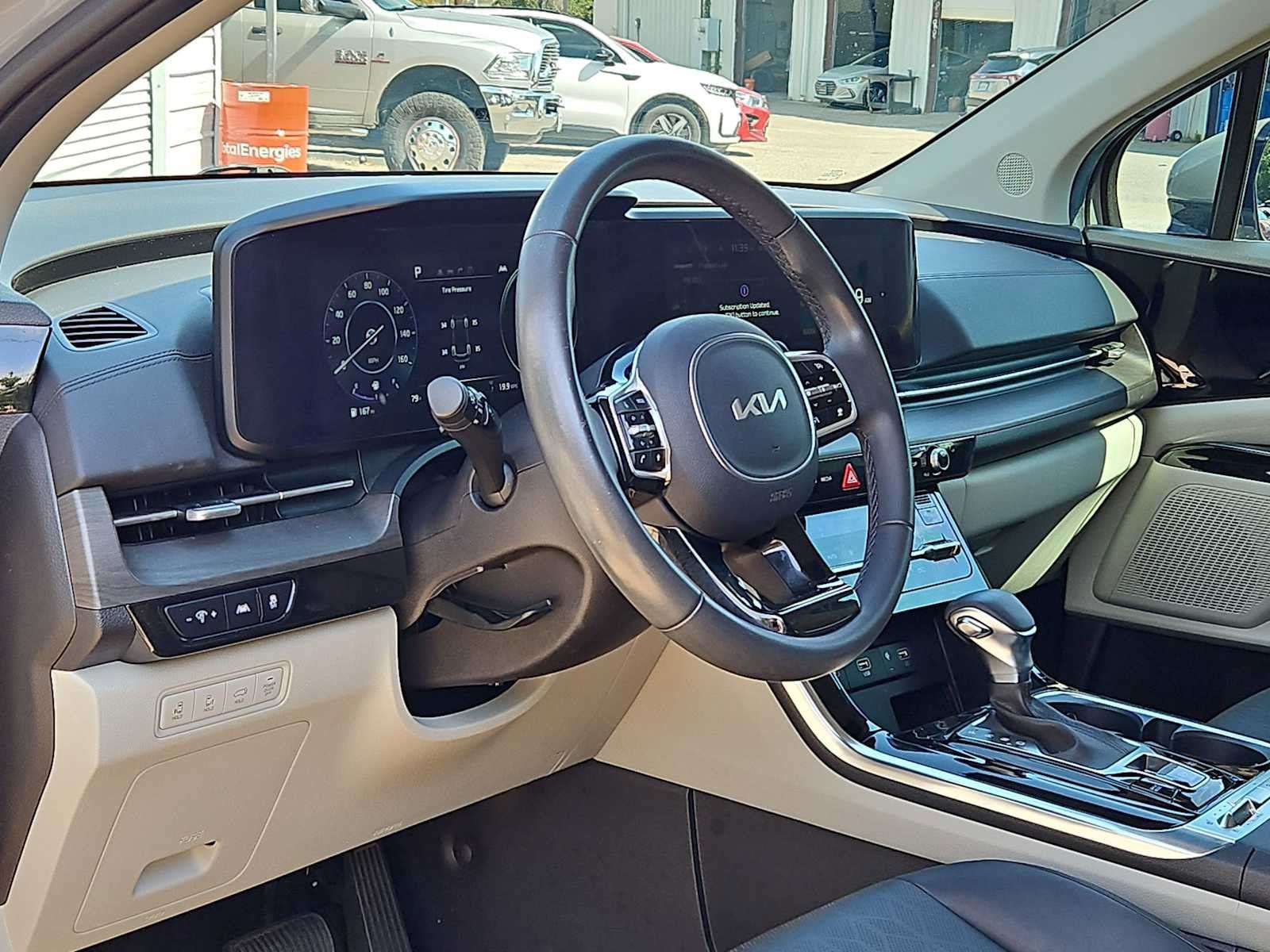 Used 2024 Kia Carnival SX FWD image 2