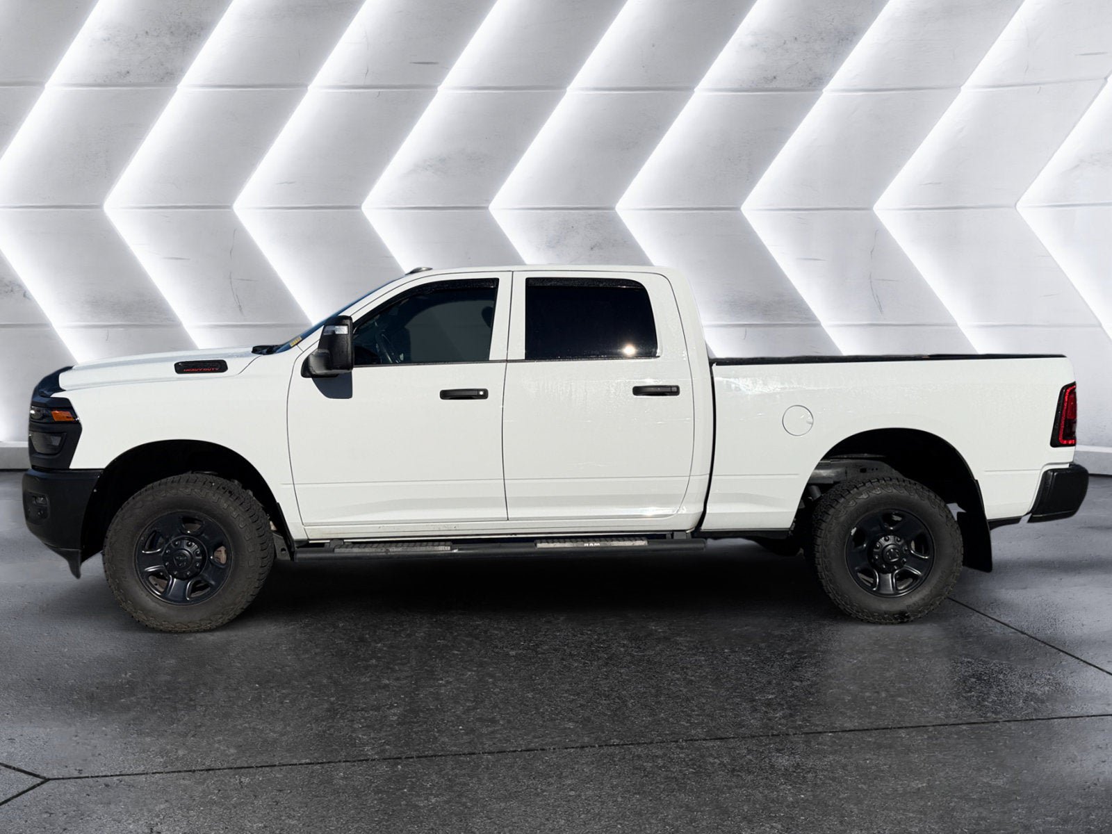 Used 2026 RAM 2500 Tradesman AWD/4WD image 2