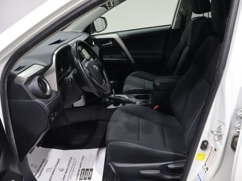 Used 2017 Toyota RAV4 XLE AWD/4WD image 10