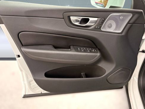 Certified 2023 Volvo XC60 B5 Ultimate image 23