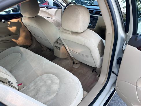 Used 2011 Buick Lucerne CX FWD image 46