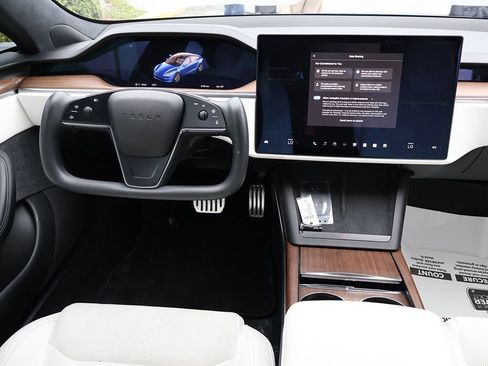 Used 2022 Tesla Model S image 40