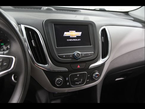 Used 2020 Chevrolet Equinox LS FWD image 9