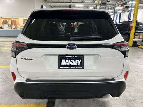 Certified 2025 Subaru Forester Premium image 26