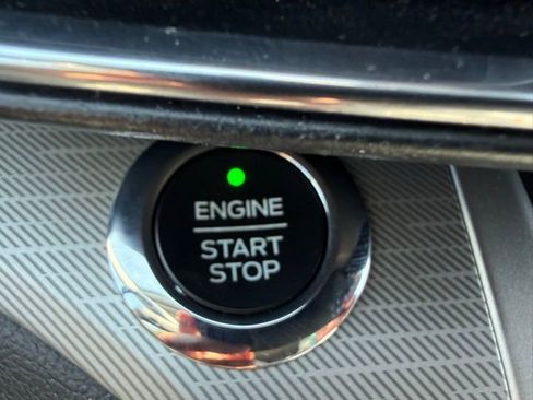 Used 2021 Ford Explorer XLT w/ Equipment Group 202A image 33