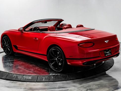 Used 2022 Bentley Continental GT image 15