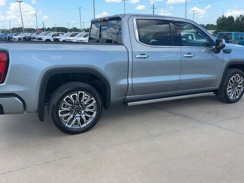 Used 2025 GMC Sierra 1500 Denali Ultimate AWD/4WD image 9