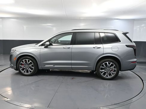 Used 2024 Cadillac XT6 Sport image 9