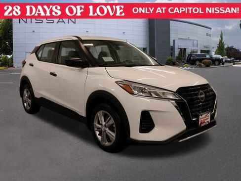 New 2025 Nissan Kicks Play S image 1