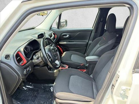 Used 2017 Jeep Renegade Trailhawk AWD/4WD image 11