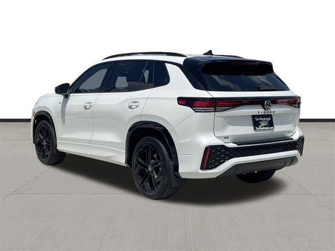 New 2025 Volkswagen Tiguan SE R-Line image 7