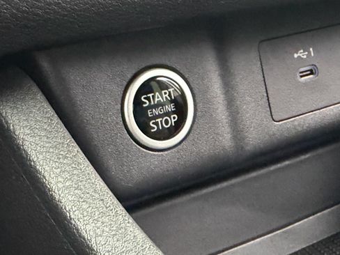 Certified 2023 Nissan Rogue SV FWD image 27