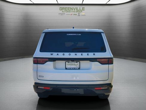 Used 2024 Jeep Wagoneer Series II image 7