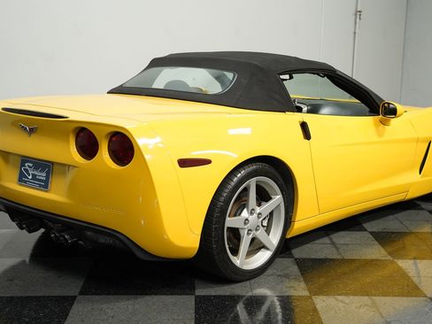 Used 2005 Chevrolet Corvette Convertible w/ Performance Handling Package image 11
