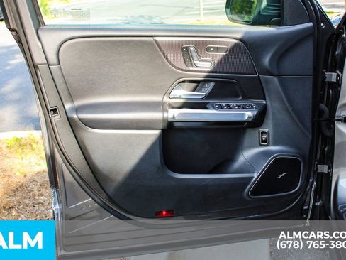 Used 2022 Mercedes-Benz GLB 250 4MATIC w/ Premium Package Lite image 39