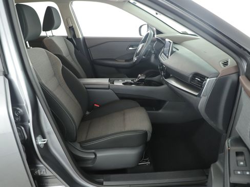 Used 2021 Nissan Rogue SV image 13