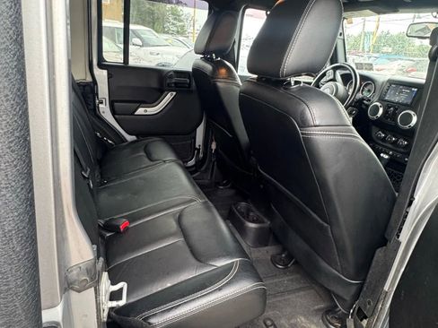 Used 2014 Jeep Wrangler Unlimited Rubicon w/ Connectivity Group image 16