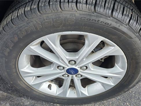 Used 2017 Ford Escape SE FWD image 9