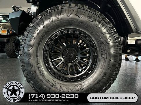 Used 2024 Jeep Wrangler Unlimited Rubicon w/ Convenience Group AWD/4WD image 32