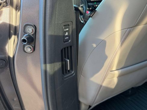 Used 2024 Honda Odyssey EX-L image 15