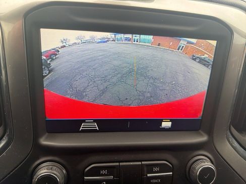 Used 2022 Chevrolet Silverado 1500 LT image 12