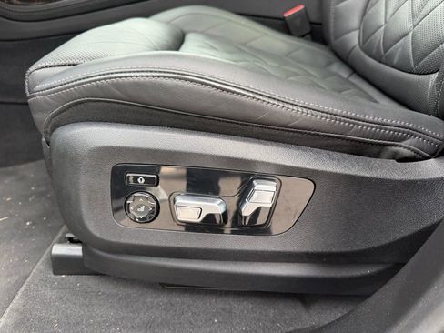 Used 2024 BMW X7 xDrive40i AWD/4WD image 37