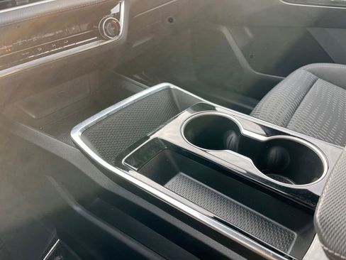 Used 2025 Chevrolet Equinox LT image 40