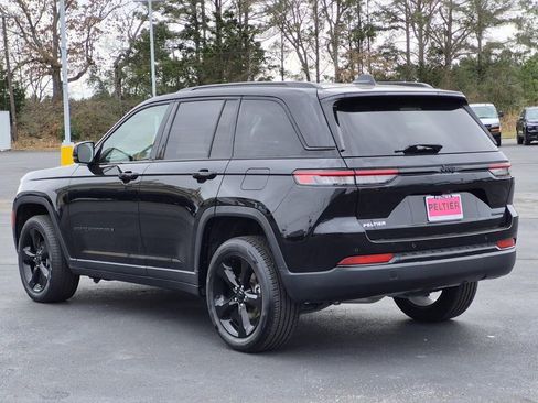 Used 2023 Jeep Grand Cherokee Limited w/ Black Appearance Package image 5