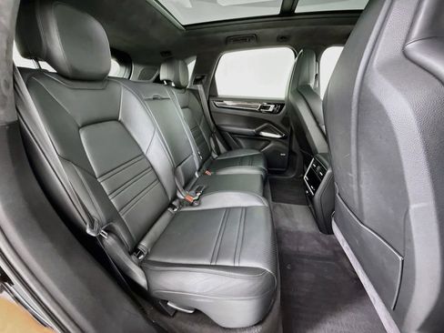 Certified 2020 Porsche Cayenne Turbo AWD/4WD image 29